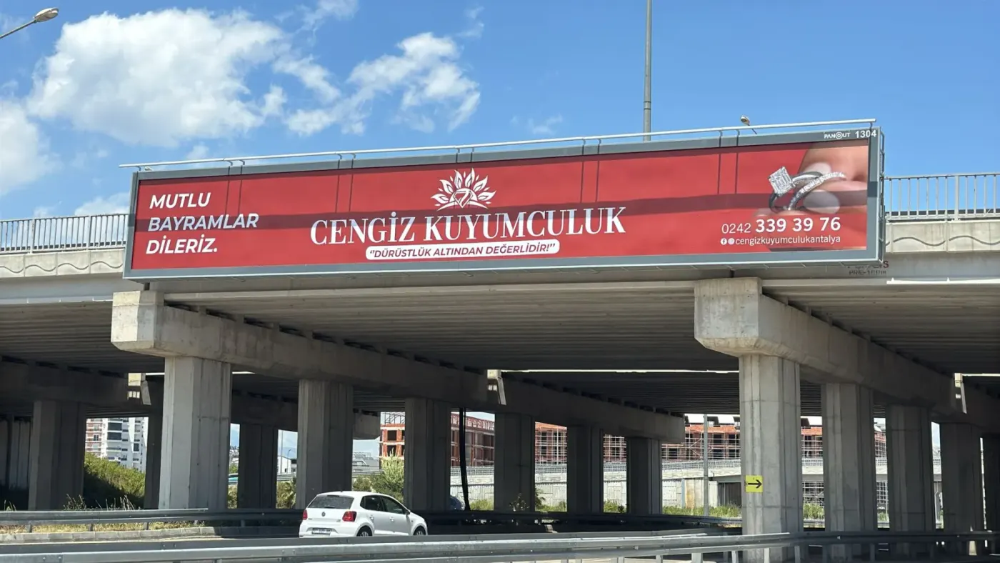 Üst Geçit Reklamları